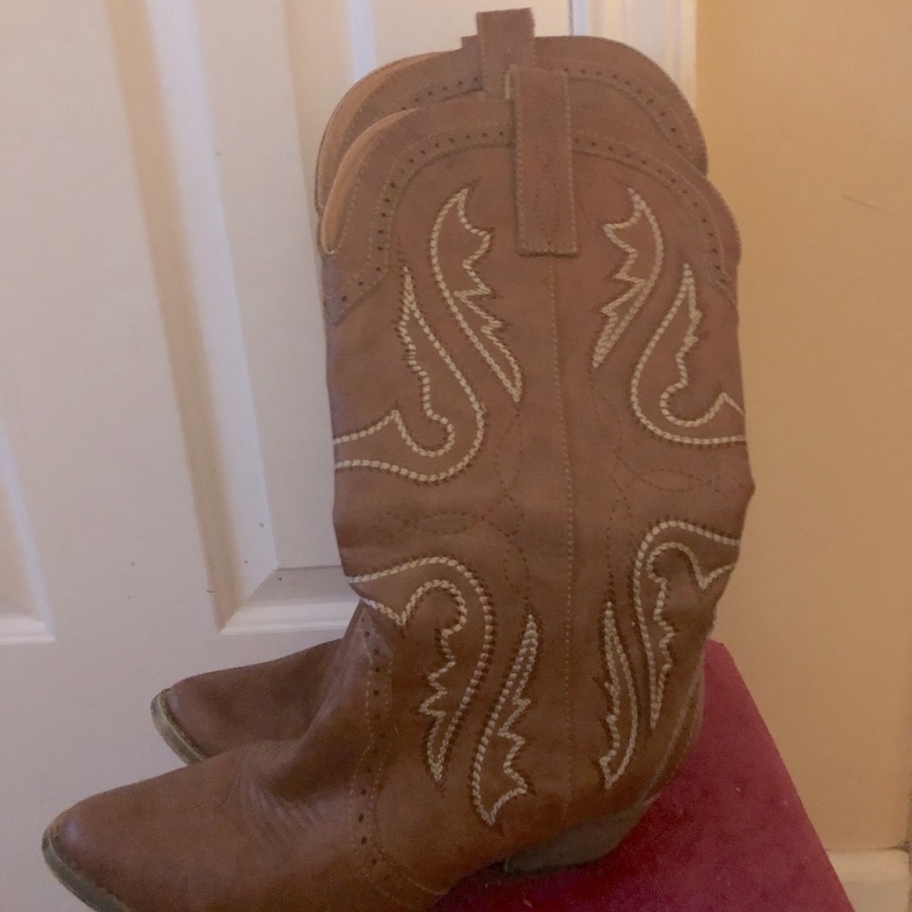 Very Volitile Cowboy boots - Picture 2 of 4